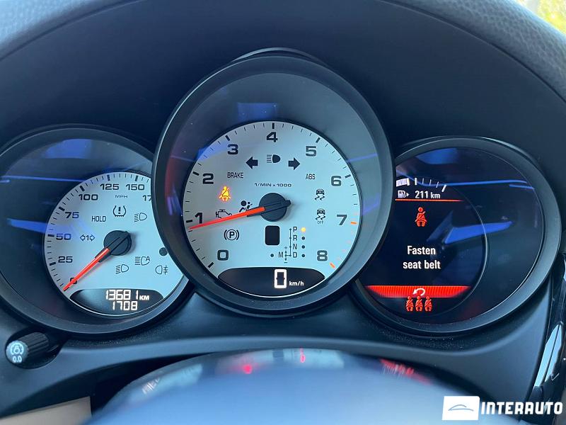 Porsche Macan 11 porsche macan 2021