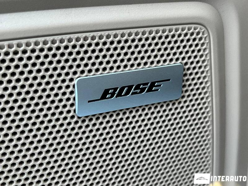 Porsche Macan 16 porsche macan 2021