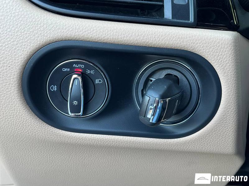 Porsche Macan 19 porsche macan 2021