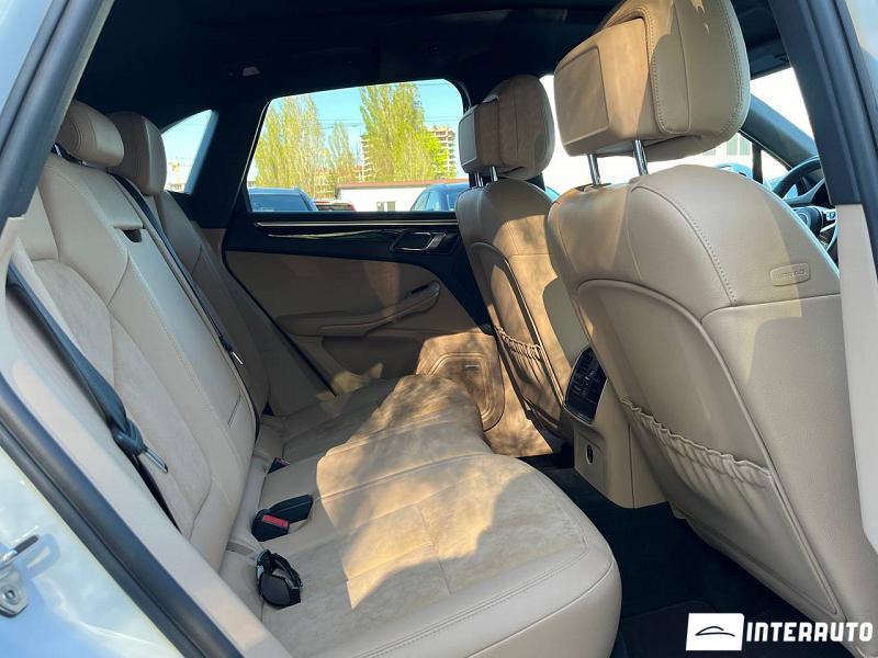 Porsche Macan 9 porsche macan 2021