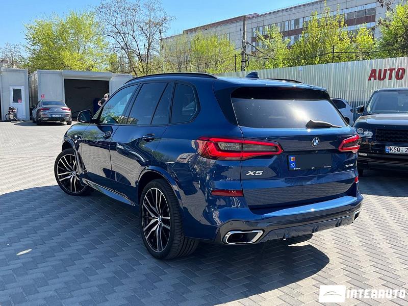 BMW X5 4.0i 2 bmw x5 4.0i 2019