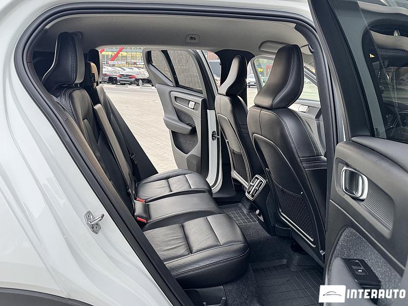 Volvo XC 40 15 volvo xc 40 2021