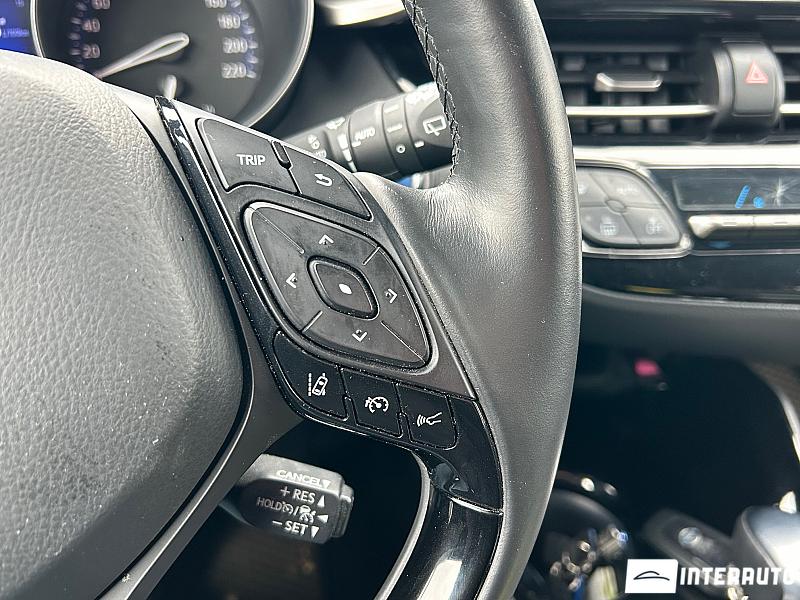 Toyota C-HR 9 toyota c-hr 2019