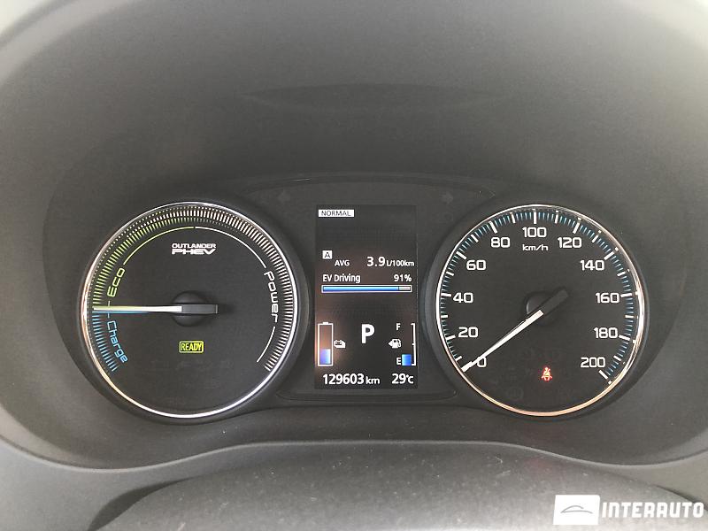 Mitsubishi Outlander 9 mitsubishi outlander 2016