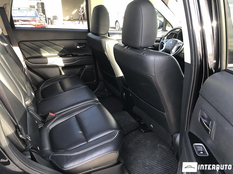 Mitsubishi Outlander 16 mitsubishi outlander 2016