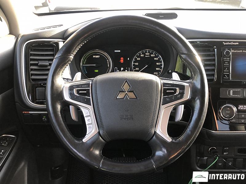 Mitsubishi Outlander 8 mitsubishi outlander 2016