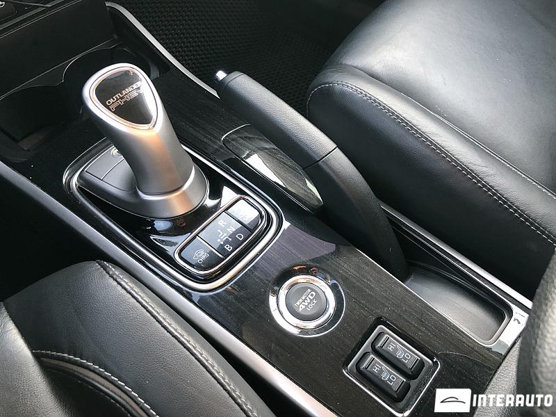 Mitsubishi Outlander 12 mitsubishi outlander 2016