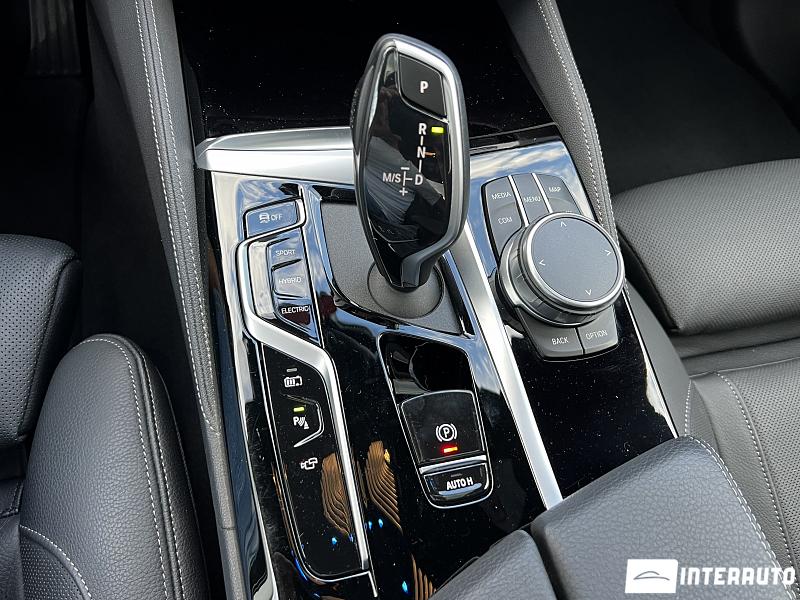 BMW 530e 14 bmw 530e 2020