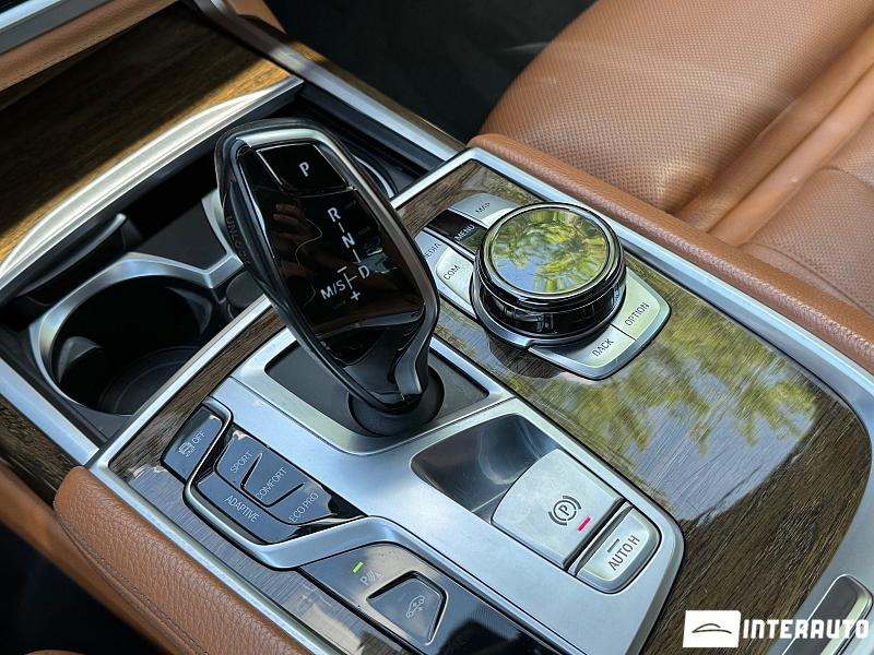 BMW 740 19 bmw 740 2018