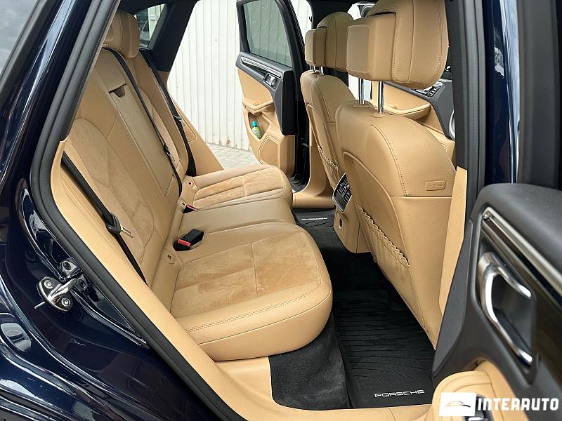 Porsche Macan 17 porsche macan 2016