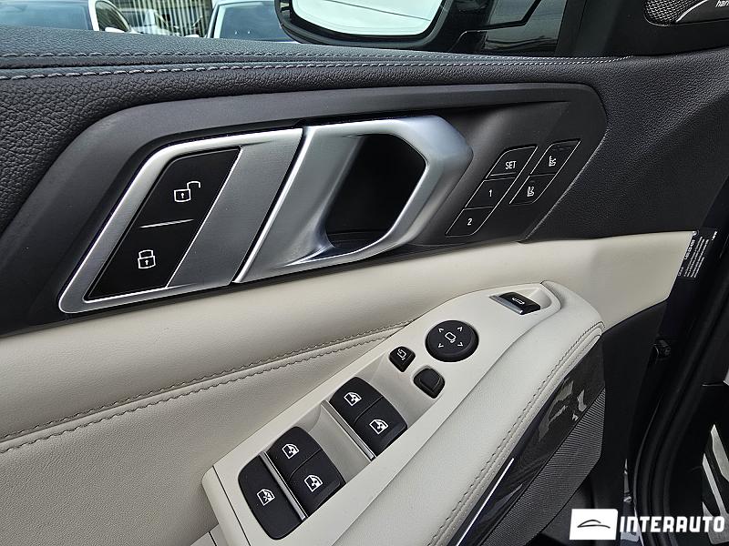 BMW X5 4.0i 8 bmw x5 4.0i 2020