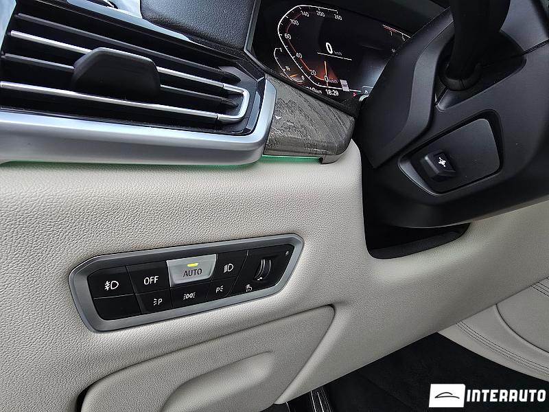 BMW X5 4.0i 9 bmw x5 4.0i 2020