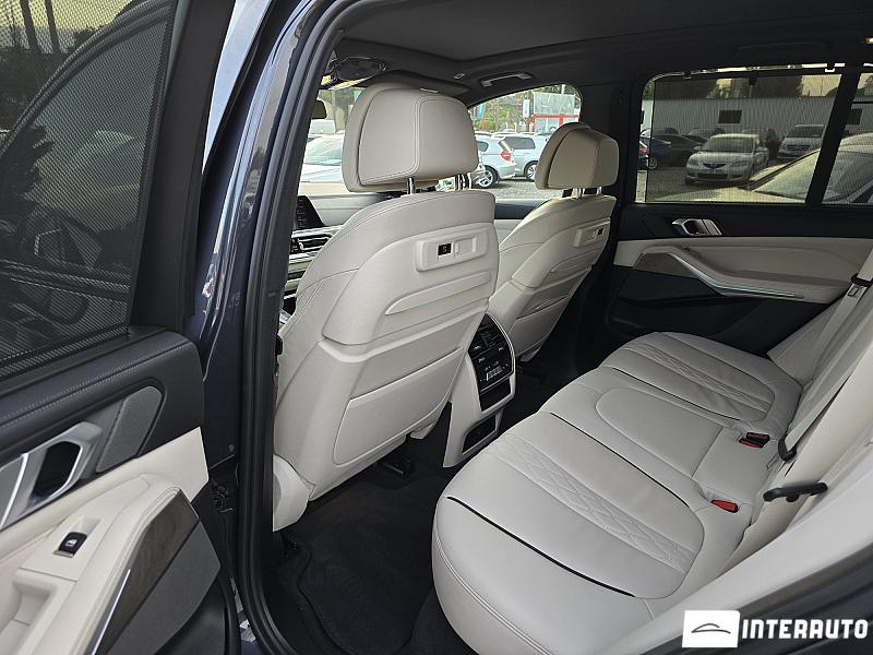 BMW X5 4.0i 21 bmw x5 4.0i 2020