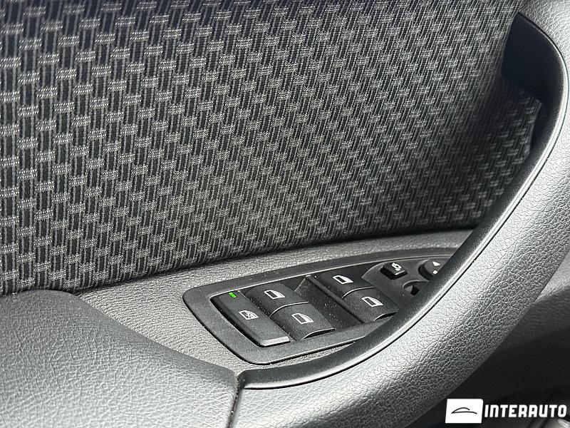 BMW X1 1.6D 16 bmw x1 1.6d 2020