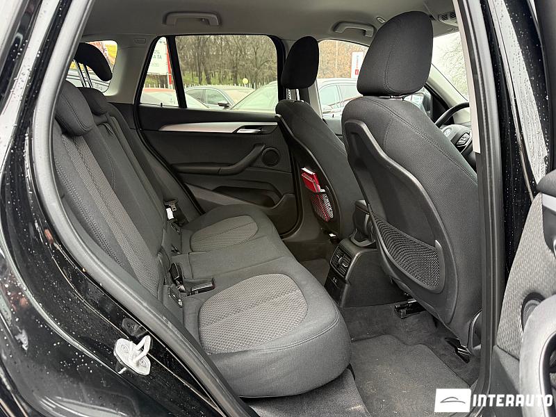 BMW X1 1.6D 8 bmw x1 1.6d 2020