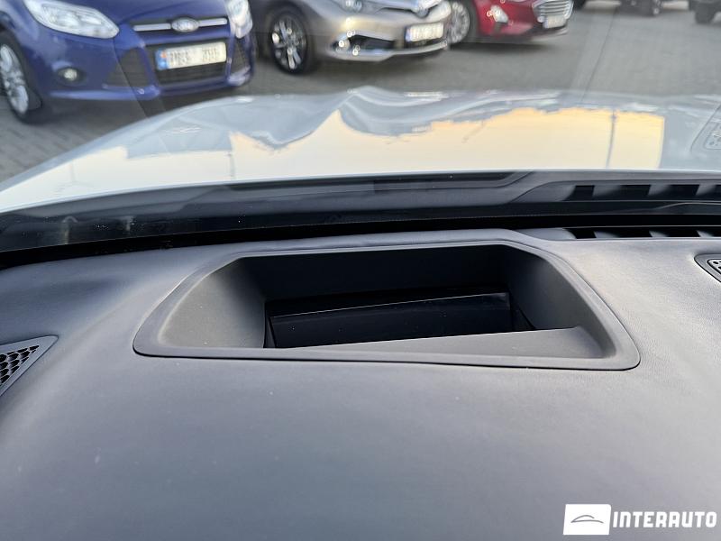 BMW 740e 9 bmw 740e 2017