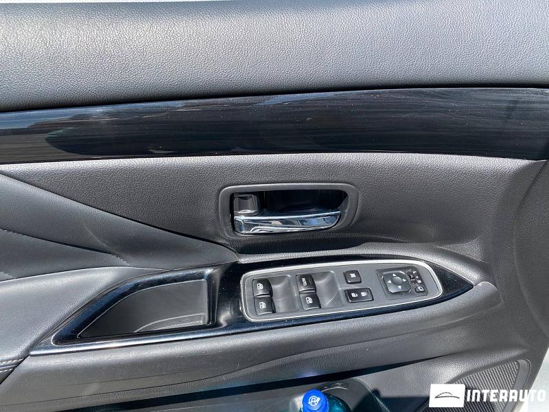 Mitsubishi Outlander 6 mitsubishi outlander 2018