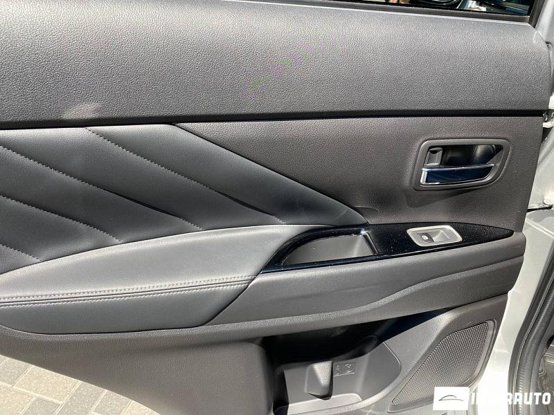 Mitsubishi Outlander 16 mitsubishi outlander 2018