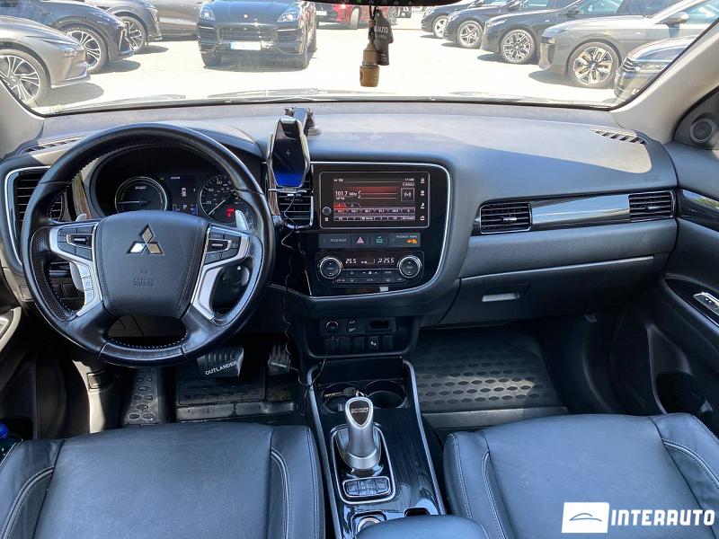Mitsubishi Outlander 8 mitsubishi outlander 2018