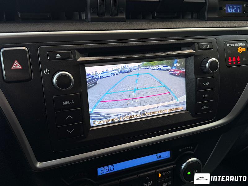 Toyota Auris 11 toyota auris 2014