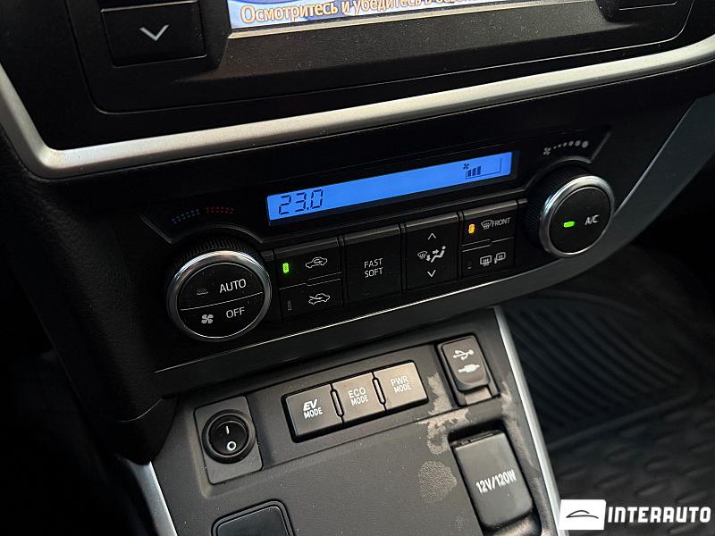 Toyota Auris 13 toyota auris 2014