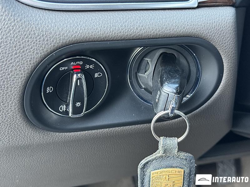 Porsche Macan 19 porsche macan 2016