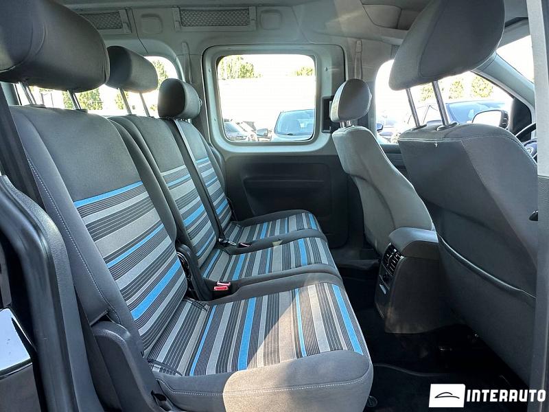 Volkswagen Caddy Maxi 10 volkswagen caddy maxi 2011