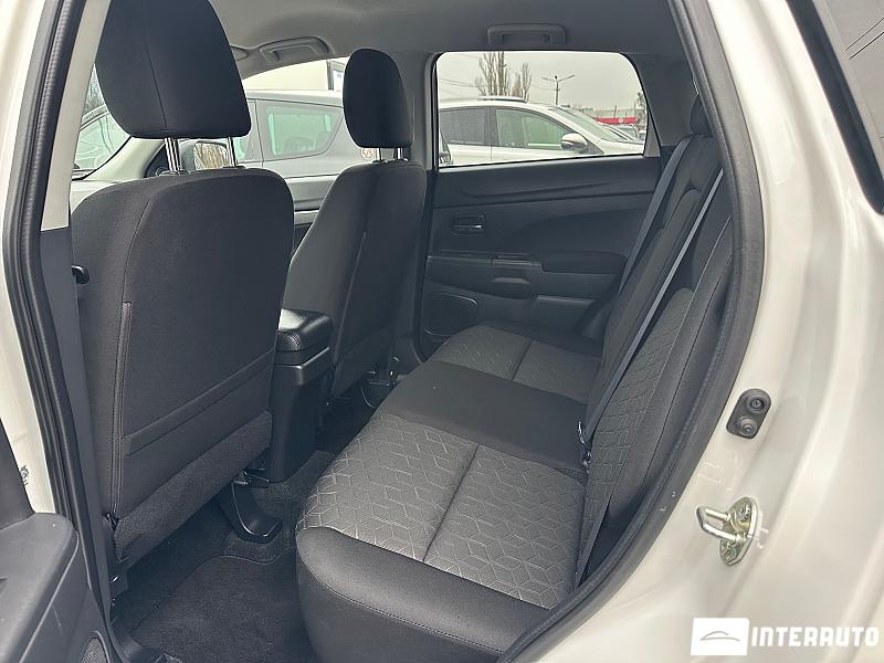 Mitsubishi Outlander Sport 16 mitsubishi outlander sport 2021