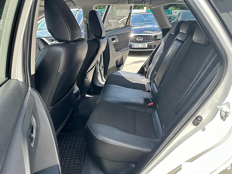 Toyota Auris 16 toyota auris 2013