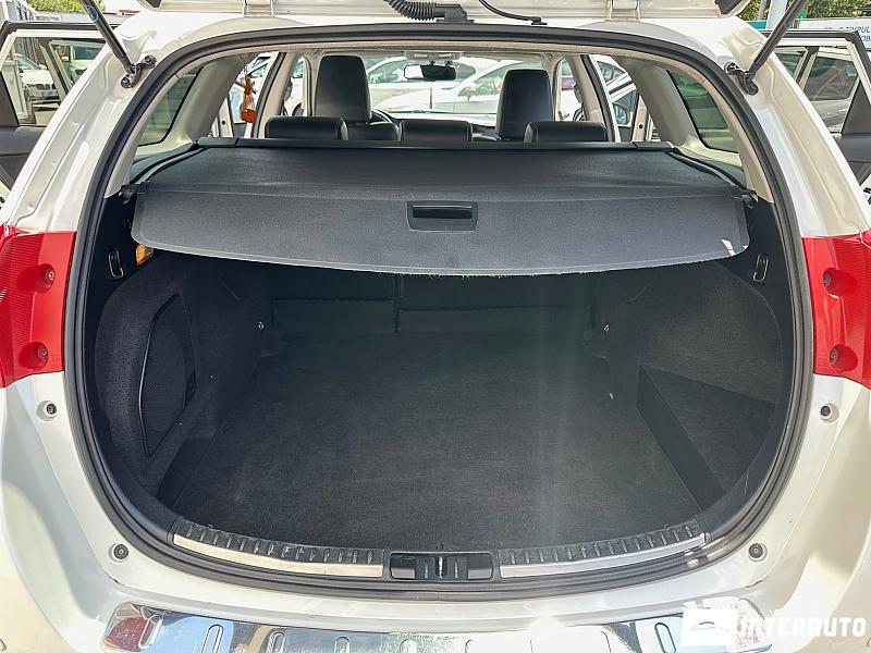 Toyota Auris 18 toyota auris 2013