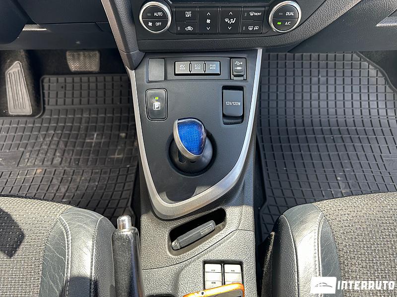 Toyota Auris 12 toyota auris 2013