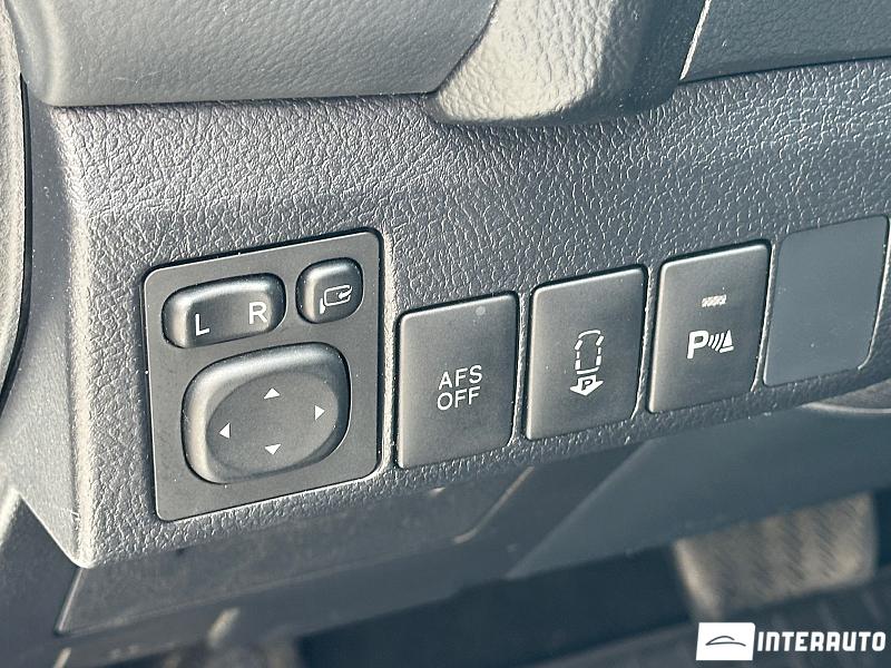 Toyota Auris 14 toyota auris 2013