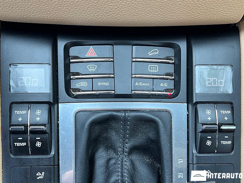 Porsche Macan 14 porsche macan 2016