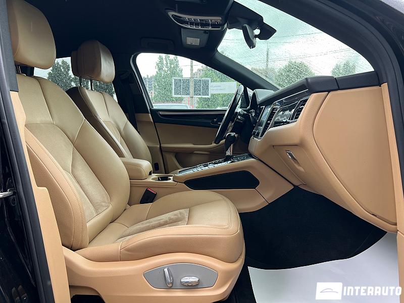 Porsche Macan 16 porsche macan 2016