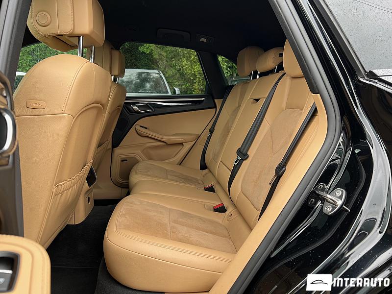 Porsche Macan 19 porsche macan 2016