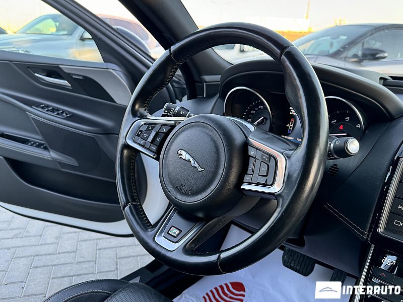 Jaguar XE 8 jaguar xe 2016