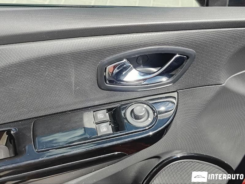 Renault Clio 19 renault clio 2015