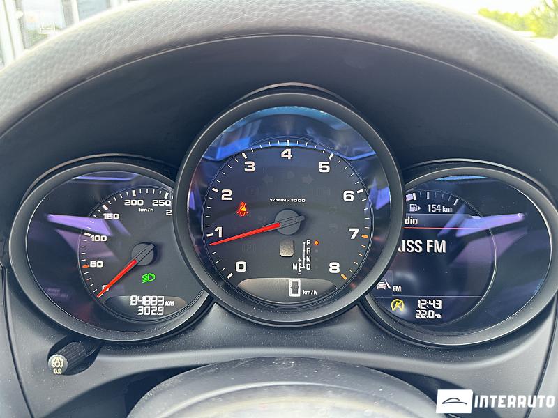 Porsche Macan 15 porsche macan 2019