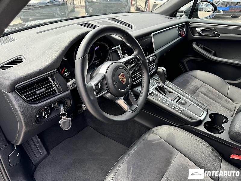 Porsche Macan 10 porsche macan 2019