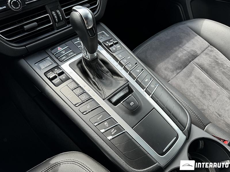 Porsche Macan 17 porsche macan 2019