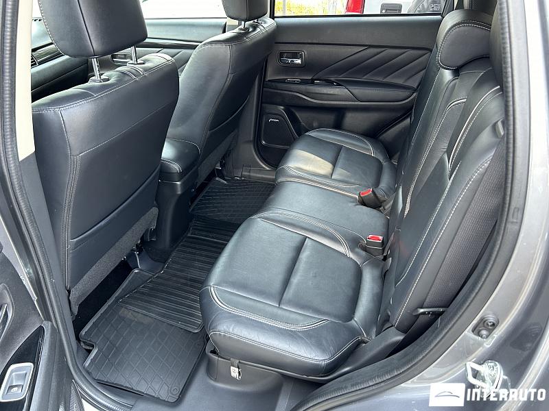 Mitsubishi Outlander 17 mitsubishi outlander 2017