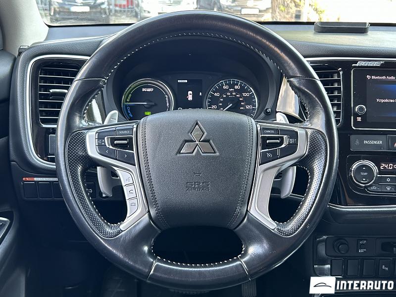 Mitsubishi Outlander 12 mitsubishi outlander 2017