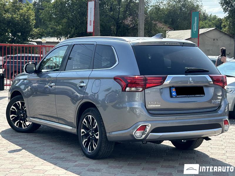 Mitsubishi Outlander 2 mitsubishi outlander 2017