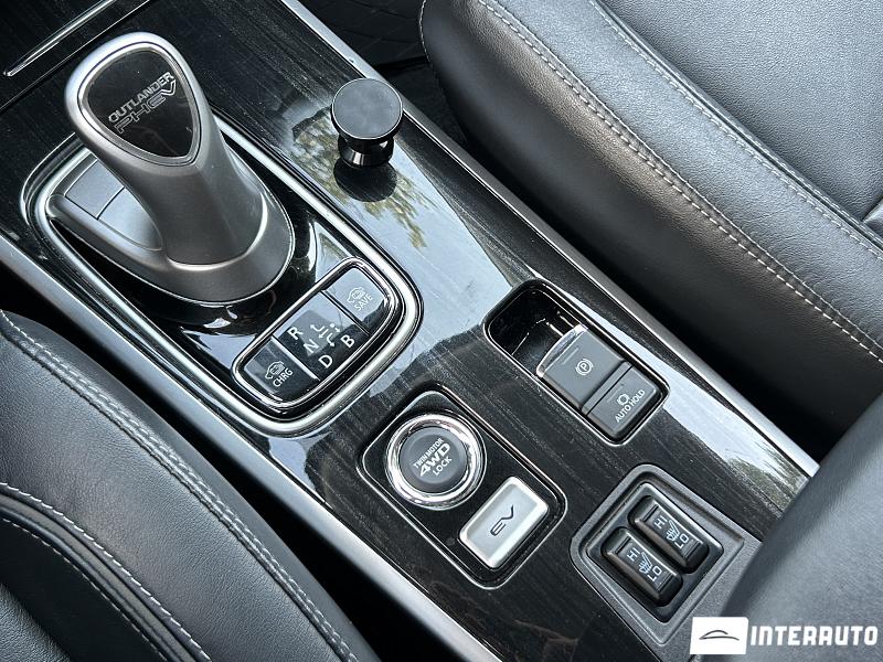 Mitsubishi Outlander 15 mitsubishi outlander 2017