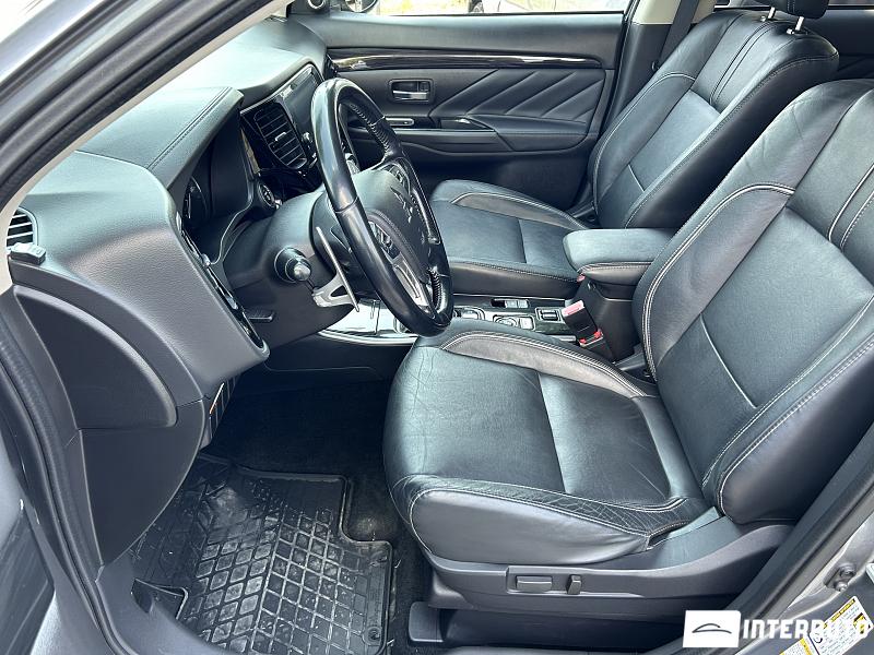 Mitsubishi Outlander 9 mitsubishi outlander 2017