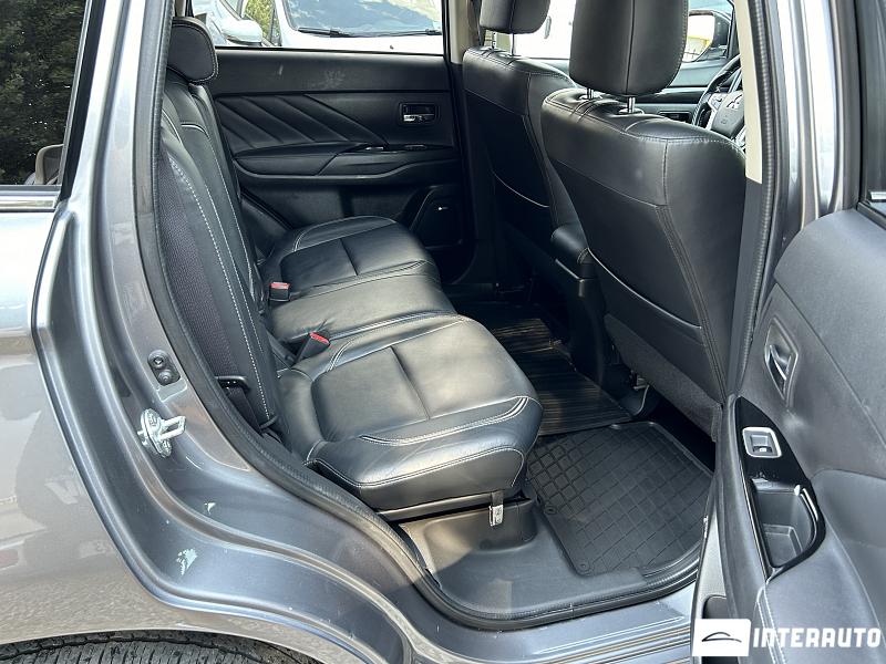 Mitsubishi Outlander 18 mitsubishi outlander 2017