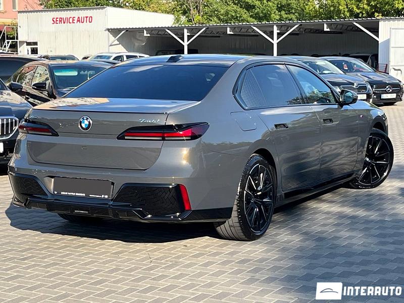 BMW 740 2 bmw 740 2023