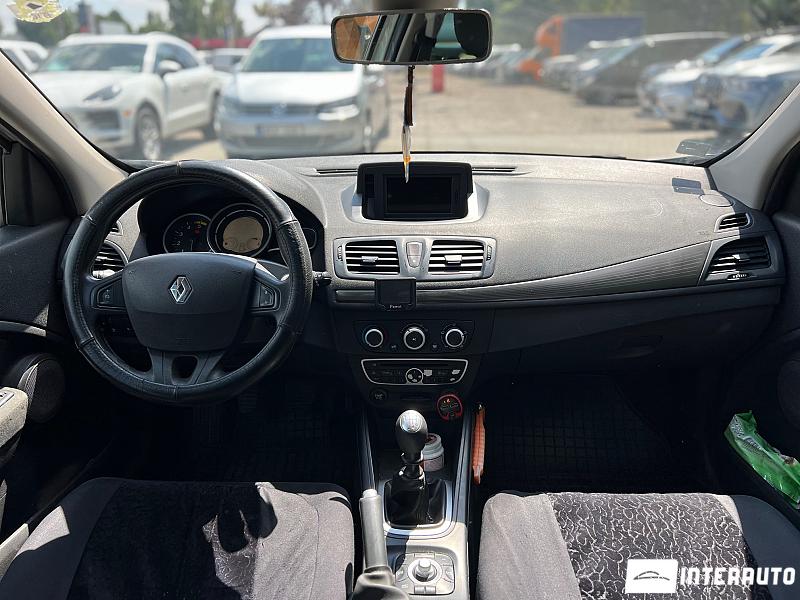 Renault Megane 15 renault megane 2011