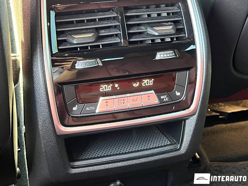 BMW X6 4.0i 19 bmw x6 4.0i 2020