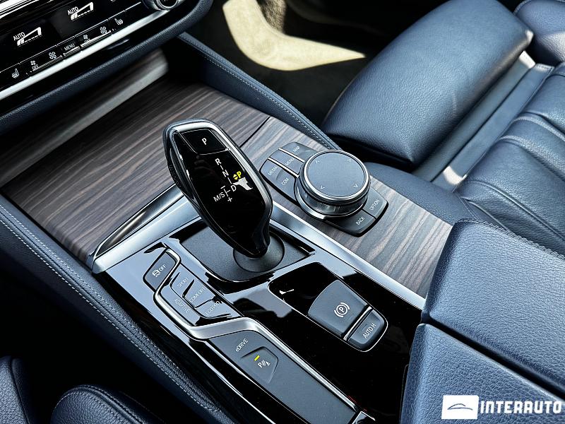 BMW 530e 13 bmw 530e 2019